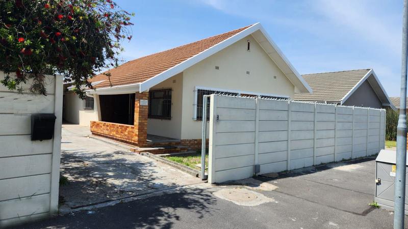 4 Bedroom Property for Sale in Glen Lilly Western Cape